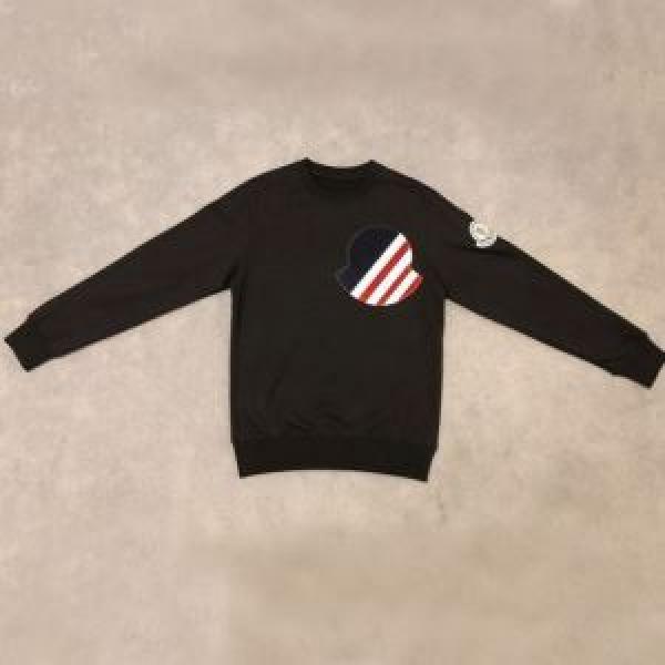 ぜひ今年のトレンドをチェック  プルオーバーパーカー 2026年春夏流行ファッション モンクレール MONCLER ちょっと大人の印象