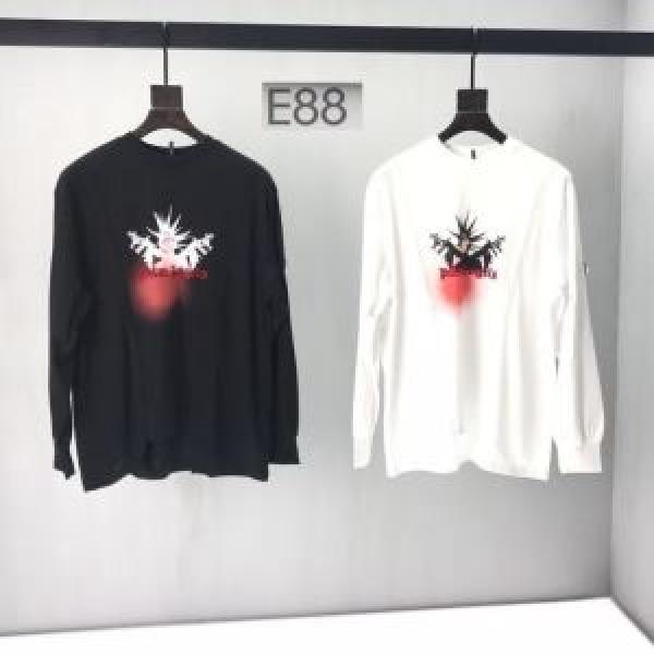 モンクレール MONCLER プルオーバーパーカー 大人っぽいファション感 2色可選 2026春夏の大注目トレンド