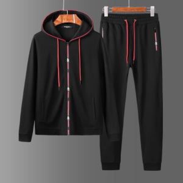 2026年春夏のトレンドアイテム プラダ PRADA ちょっと大人の印象 上下セット ぜひ今年のトレンドをチェック