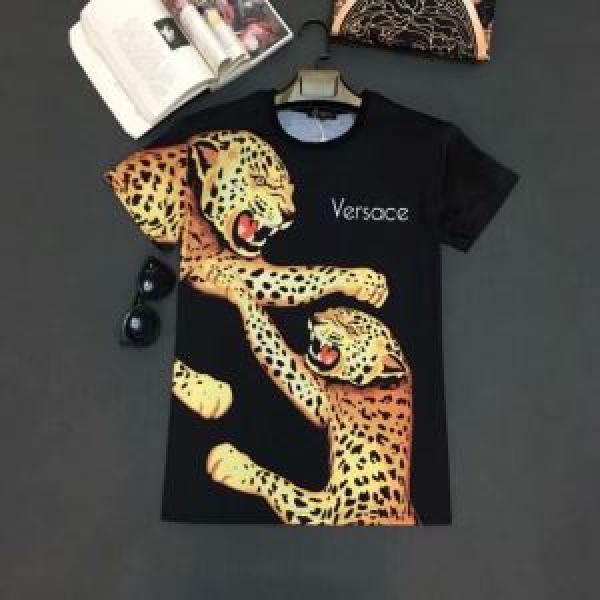 2026春夏の大注目トレンド VERSACE Tシャツ/半袖 ヴェルサーチ大人の色味  今年大人気