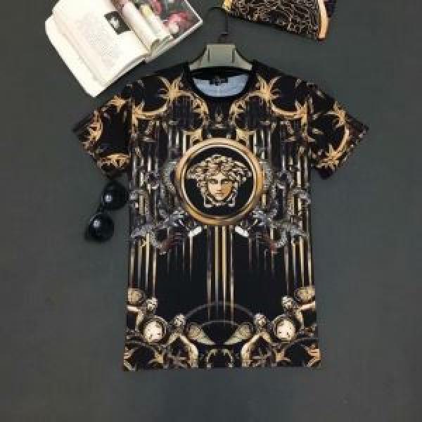 注目度が高まり最新コレクション ヴェルサーチ  VERSACE Tシャツ/半袖 2026夏ファション新品