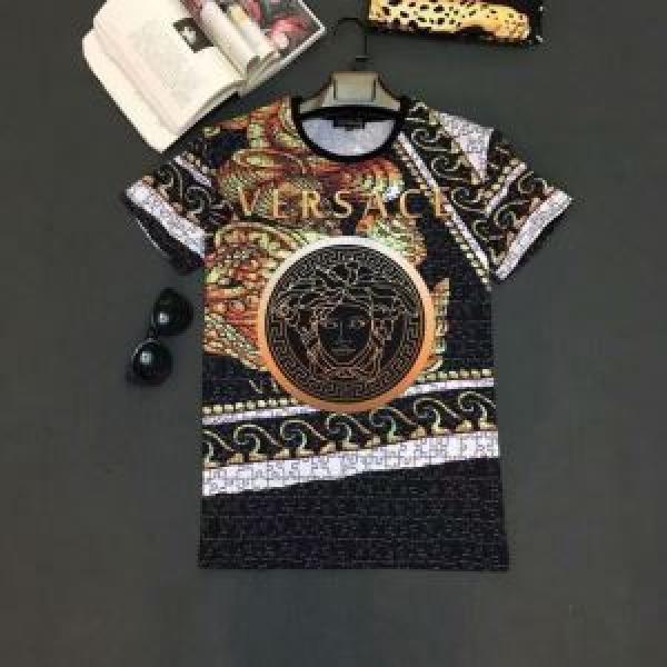 最新で完売確実 ヴェルサーチ2026夏ファション新品 VERSACE Tシャツ/半袖 王道コンビ