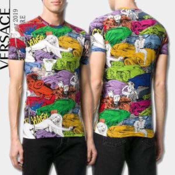 最新で完売確実 ヴェルサーチ 特に夏は人気アイテム VERSACE Tシャツ/半袖 2026年春夏シーズンの人気
