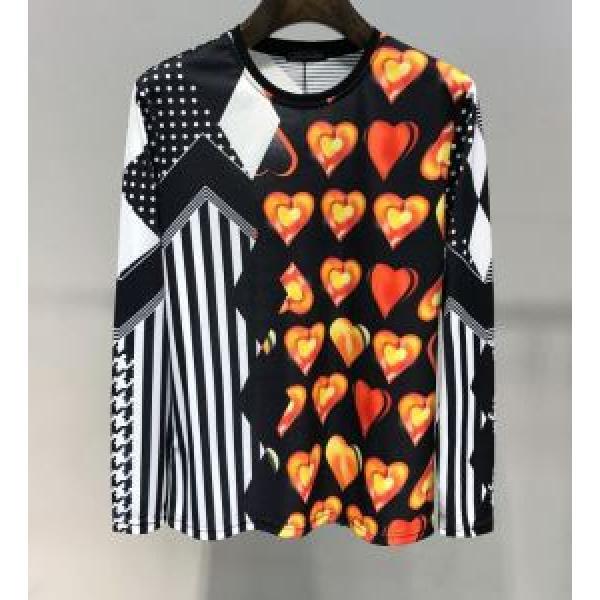 人気ストリートブランド新品 ヴェルサーチ VERSACE 長袖Tシャツ 2026年春夏シーズンの人気