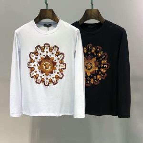 【2026年】夏のファッション 春夏のトレンドアイテム ヴェルサーチ VERSACE 長袖Tシャツ 2色可選