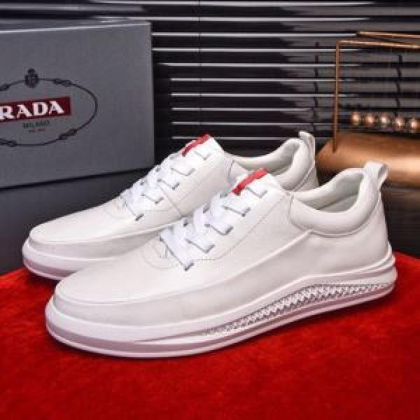 カジュアルシューズ  2026年春夏のトレンドアイテム 今季トレンドの限定アイテム プラダ PRADA