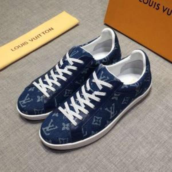 カジュアルシューズ 素敵なスタイルで夏の定番 2026春夏も引き続きトレンド ルイ ヴィトン LOUIS VUITTON
