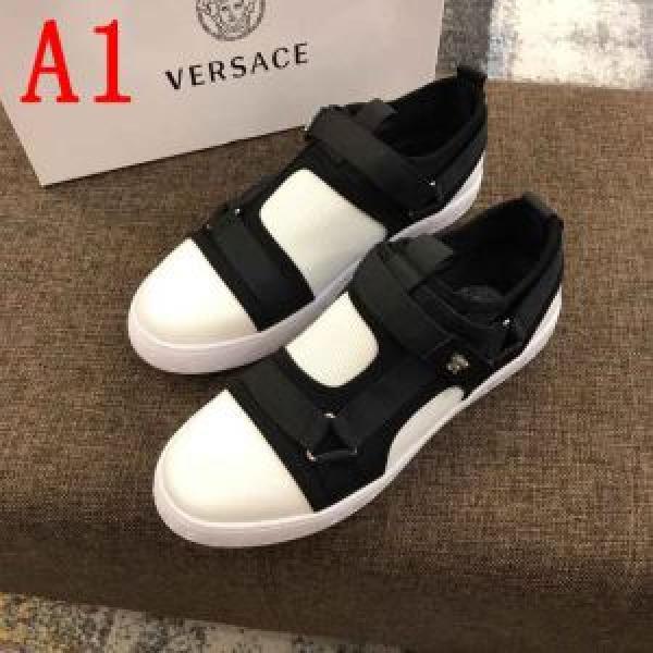 2026年春夏流行ファッション 季節感をプラス人気商品 ヴェルサーチ VERSACE ランニングシューズ 2色可選