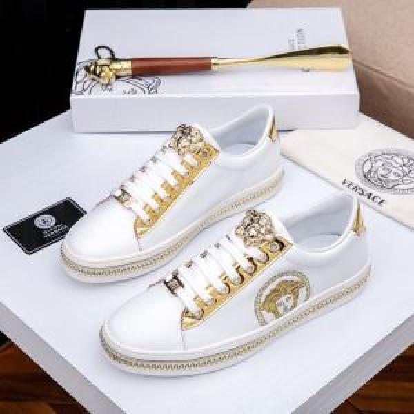 ヴェルサーチ VERSACE カジュアルシューズ 2色可選 2025春夏は人気定番 毎年トレンドアイテムが出る