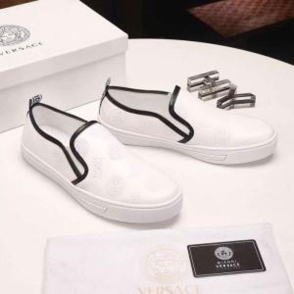 2025春夏は人気定番 ヴェルサーチ VERSACE カジュアルシューズ 2色可選 る春夏おすすめの人気商品
