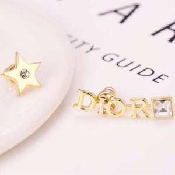 春夏のトレンドアイテム ピアス   爽やかすぎない大人の印象に  ディオール DIOR 2026春夏の大注目トレンド.222.