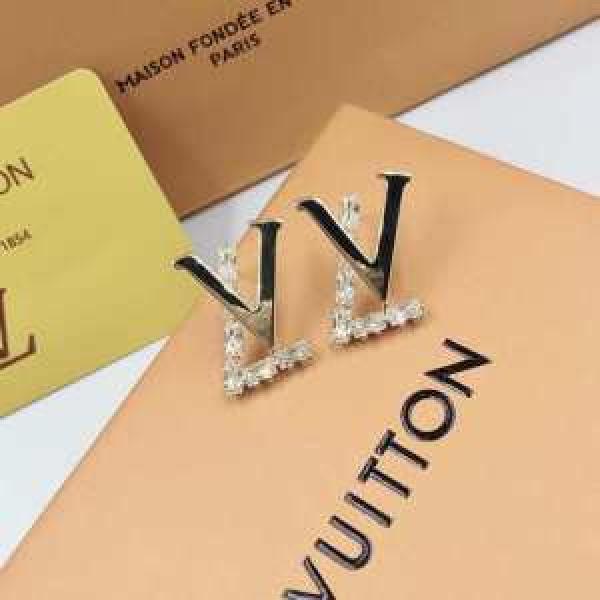 夏の王道　適度な上品さ ルイ ヴィトン 2026春夏も引き続き人気セール LOUIS VUITTON オシャレな印象に ピアス.224.