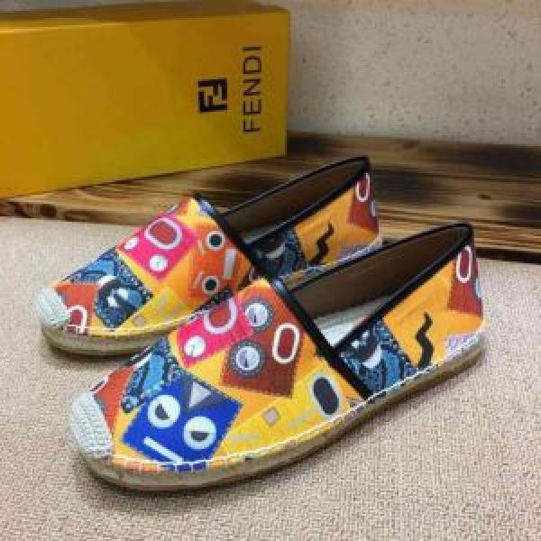 フェンディ FENDI カジュアルシューズ 男女兼用 2026年春夏のトレンドアイテム クラシカルな雰囲気