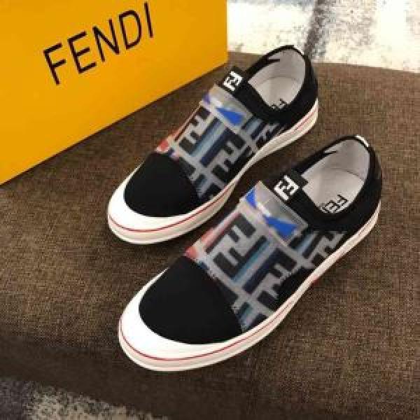 人気夏ファションおすすめ 2026春夏のトレンド新商品 フェンディ FENDI ランニングシューズ 2色可選