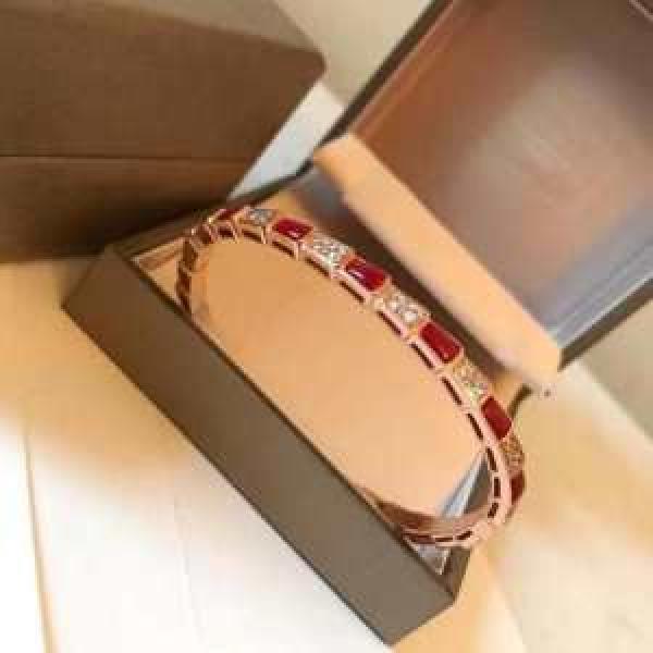 夏の大人カジュアルスタイル ブルガリ リラックススタイルが実現 BVLGARI 2026年最新ファッション ブレスレット.229.