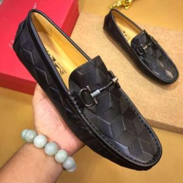 2026春夏トレンドアイテム 春夏シンプルファッションでOK！ サルヴァトーレフェラガモ FERRAGAMO カジュアルシューズ