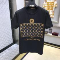 ルイ ヴィトン LOUIS VUITTON 都市独特のトレンドアイテム 【2026年】夏のファッション  Tシャツ/半袖