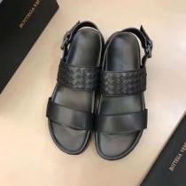 爽やかな雰囲気に仕上げる ボッテガ ブランド BOTTEGA VENETA  2026春夏は人気定番 サンダル 目を引く春夏トップス