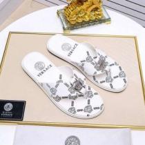 2025春夏も引き続き人気セール サンダル 夏らしい爽やかさ  ヴェルサーチVERSACE オシャレな印象に 2色可選 春夏らしい華やか