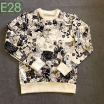 一気にトレンド感満載な着こなし フェンディ FENDI 2026年の春夏に着たい プルオーバーパーカー 爽やかさ