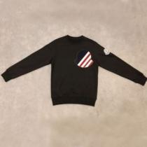 ぜひ今年のトレンドをチェック  プルオーバーパーカー 2026年春夏流行ファッション モンクレール MONCLER ちょっと大人の印象