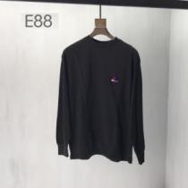 2025夏ファション新品  モンクレール MONCLER 春夏のトレンドアイテム プルオーバーパーカー 夏らしい品格が漂う