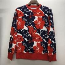 春夏のトレンドアイテム モンクレール MONCLER 大人らしく仕上げ プルオーバーパーカー 大人カジュアル夏ファッション2026