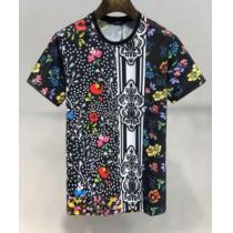 最新で完売確実 ヴェルサーチ2026春夏トレンドアイテム  VERSACE Tシャツ/半袖 限定デザイン大人気完売前に