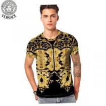 Tシャツ/半袖  ヴェルサーチ人気モデル愛用 2026年夏の一押しファッションアイテム VERSACE