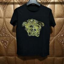 おしゃれな夏ファッション2026 ヴェルサーチ VERSACE いろいろ選べる  Tシャツ/半袖
