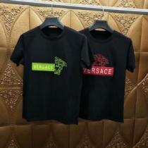 Tシャツ/半袖 2色可選 2026限定 男性に人気ヴェルサーチ 今年は大きめの新作がトレンド VERSACE