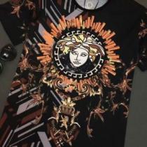 在庫確保済 ヴェルサーチ2026年夏の一押しファッションアイテム VERSACE Tシャツ/半袖