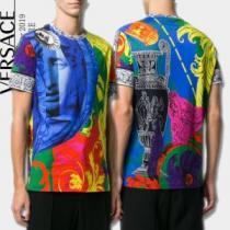 大人の色味 ヴェルサーチ夏のコーデにぴったり VERSACE Tシャツ/半袖 2025限定 男性に人気