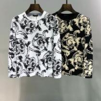 大人カジュアル夏ファッション2026 ヴェルサーチ VERSACE 長袖Tシャツ 2色可選 暑い季節も大活躍