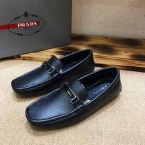 プラダ PRADA カジュアルシューズ 今シーズン注目のデザイン 2026春夏も引き続き人気セール