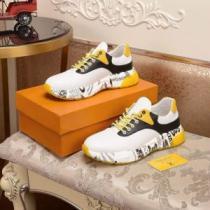 2026春夏も引き続きトレンド  ルイ ヴィトン LOUIS VUITTON ランニングシューズ 目を引く春夏トップス