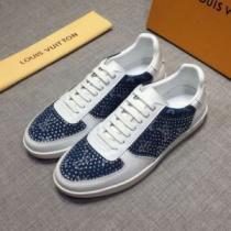 大人カジュアル夏ファッション2026 爽やかカジュアル人気 ルイ ヴィトン LOUIS VUITTON カジュアルシューズ