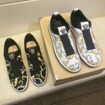 今流行のストリート上品 2026春夏の大注目トレンド ヴェルサーチ VERSACE カジュアルシューズ 2色可選