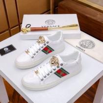 定番のスタイル春夏限定 2026年の夏のマスト ヴェルサーチ VERSACE カジュアルシューズ 2色可選