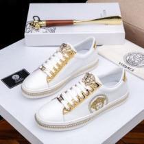 ヴェルサーチ VERSACE カジュアルシューズ 2色可選 2025春夏は人気定番 毎年トレンドアイテムが出る