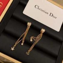 人気夏ファションおすすめ ディオール2026春夏のトレンド新商品  DIOR ピアス 素敵カジュアルの春夏コレクション.222.