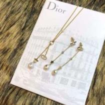 ドレスアップ効果も抜群 ディオール DIOR 2026年春夏流行ファッション ピアス トレンド感があって涼しげ.222.