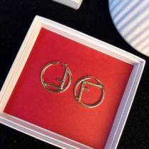 ピアス 春夏のトレンドアイテム フェンディ大人カジュアル夏ファッション2026  FENDI 定番のスタイル春夏限定.219.