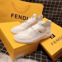 2026春夏も引き続き人気セール フェンディ FENDI カジュアルシューズ 一気にトレンド感満載な着こなし