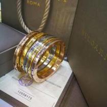 3色可選 春夏のトレンドアイテム ブルガリ大人カジュアル夏ファッション2026 BVLGARI ブレスレット 抜け感スゴイ.229.