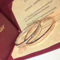 おしゃれな夏ファッション2026カルティエ CARTIER 季節感のあるファッション ブレスレット 気持ちいい真夏日にぴったり.225.