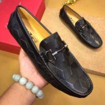 2026春夏トレンドアイテム 春夏シンプルファッションでOK！ サルヴァトーレフェラガモ FERRAGAMO カジュアルシューズ