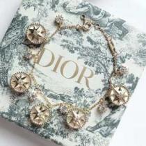 ぜひ今年のトレンドをチェック  ブレスレット 2026年春夏のトレンドアイテムディオール DIOR.219.