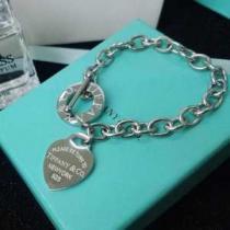 ティファニー Tiffany&Co春夏のトレンドアイテム  大人カジュアル夏ファッション2026 ブレスレット.220.