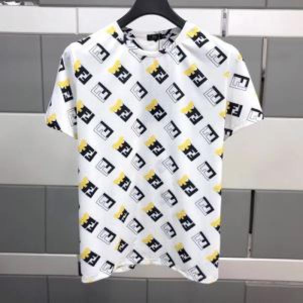 3色可選 夏の大人カジュアルスタイル 半袖Tシャツ  フェンディ FENDI  リラックススタイルが実現 2026年最新ファッション